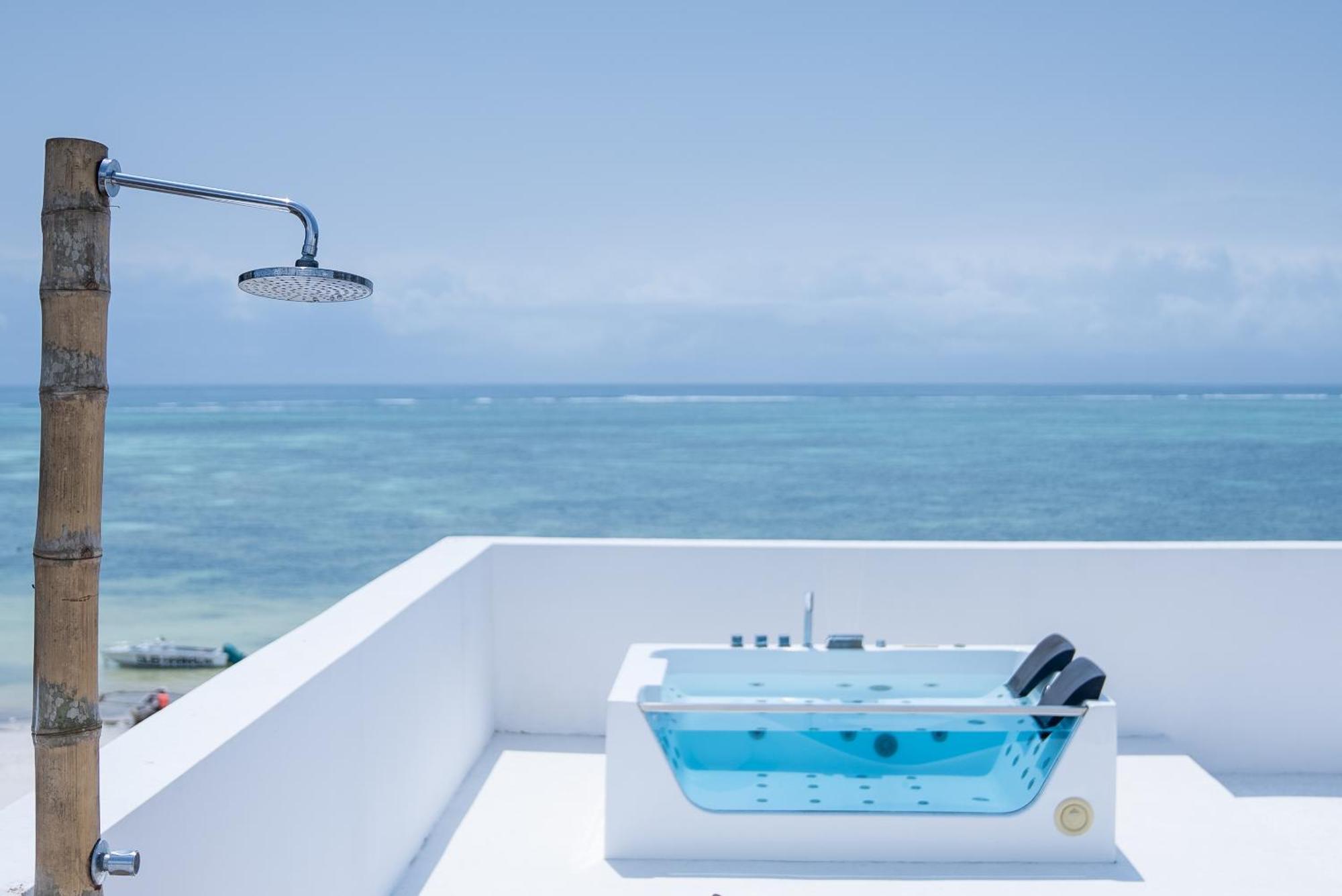 Ocean View Penthouse With Jacuzzi Elias Homes Zanzibarhouses Gulioni Exterior foto